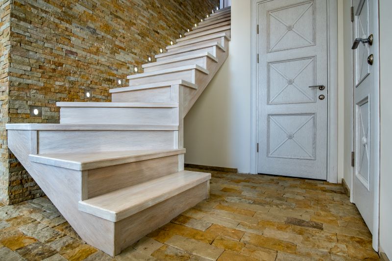 dimensions standards escalier bois tournant intérieur