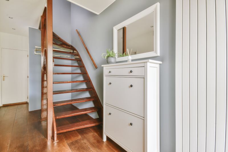 escalier en bois brut à rénover